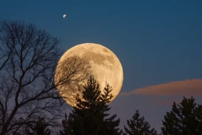 Lunar beauty shines bright in Julys lunar peak